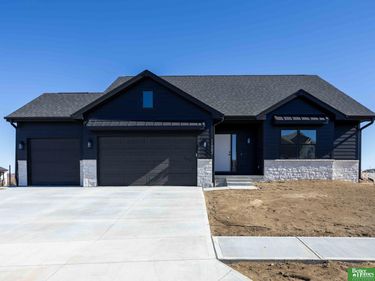 8922 Von Street, Papillion, NE 68046