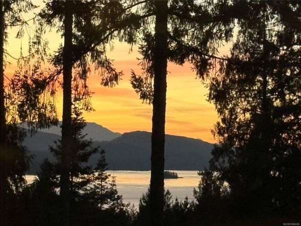 2657 Galleon Way, Pender Island, BC V0N 2M2
