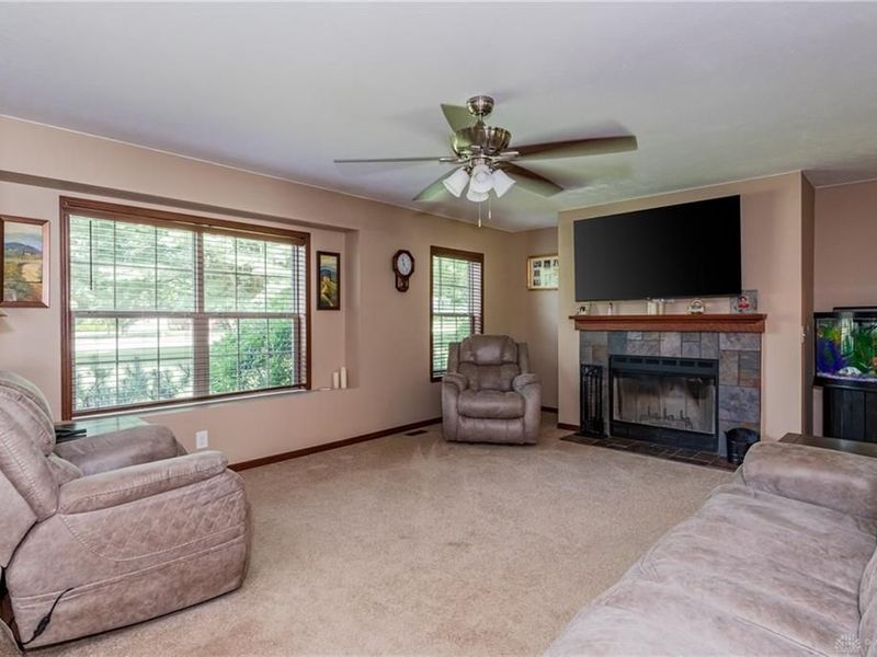945 Ormsby Drive, Xenia, OH 45385 Photo 3