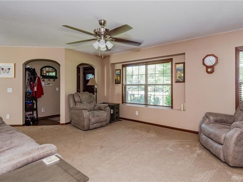 945 Ormsby Drive, Xenia, OH 45385 Photo 5