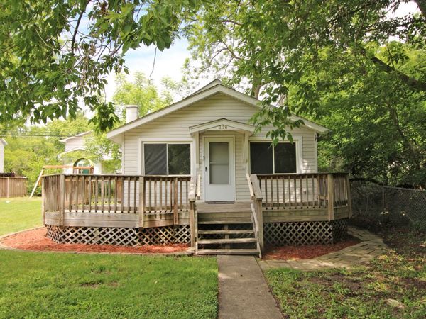 338 E Lakeview Avenue , Round Lake Beach, IL 60073