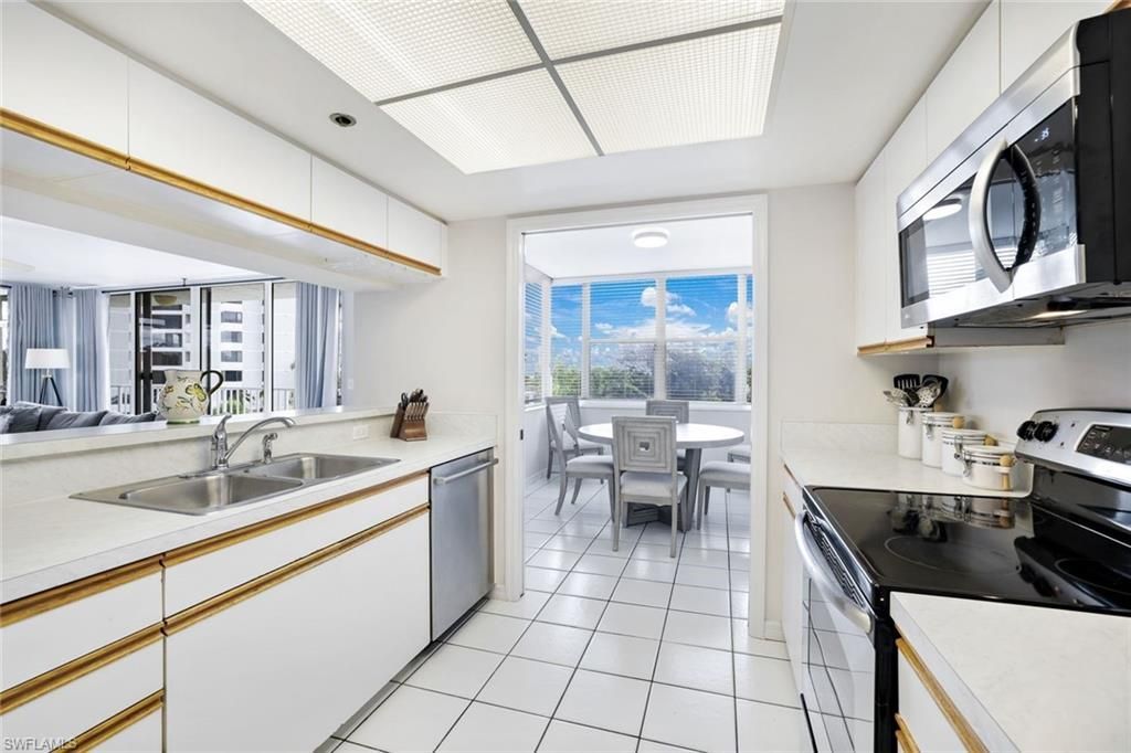 5550 Heron Point Dr, Unit 304, Naples, FL 34108 Photo