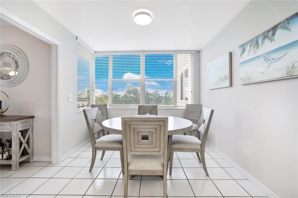 5550 Heron Point Dr, Unit 304, Naples, FL 34108 Photo
