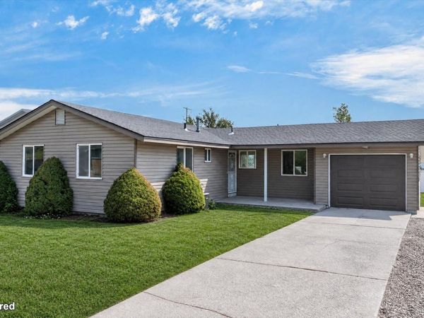 5698 Moses St., Chubbuck, ID 83202