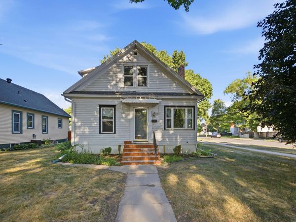 403 14th Street S, Fargo, ND 58103