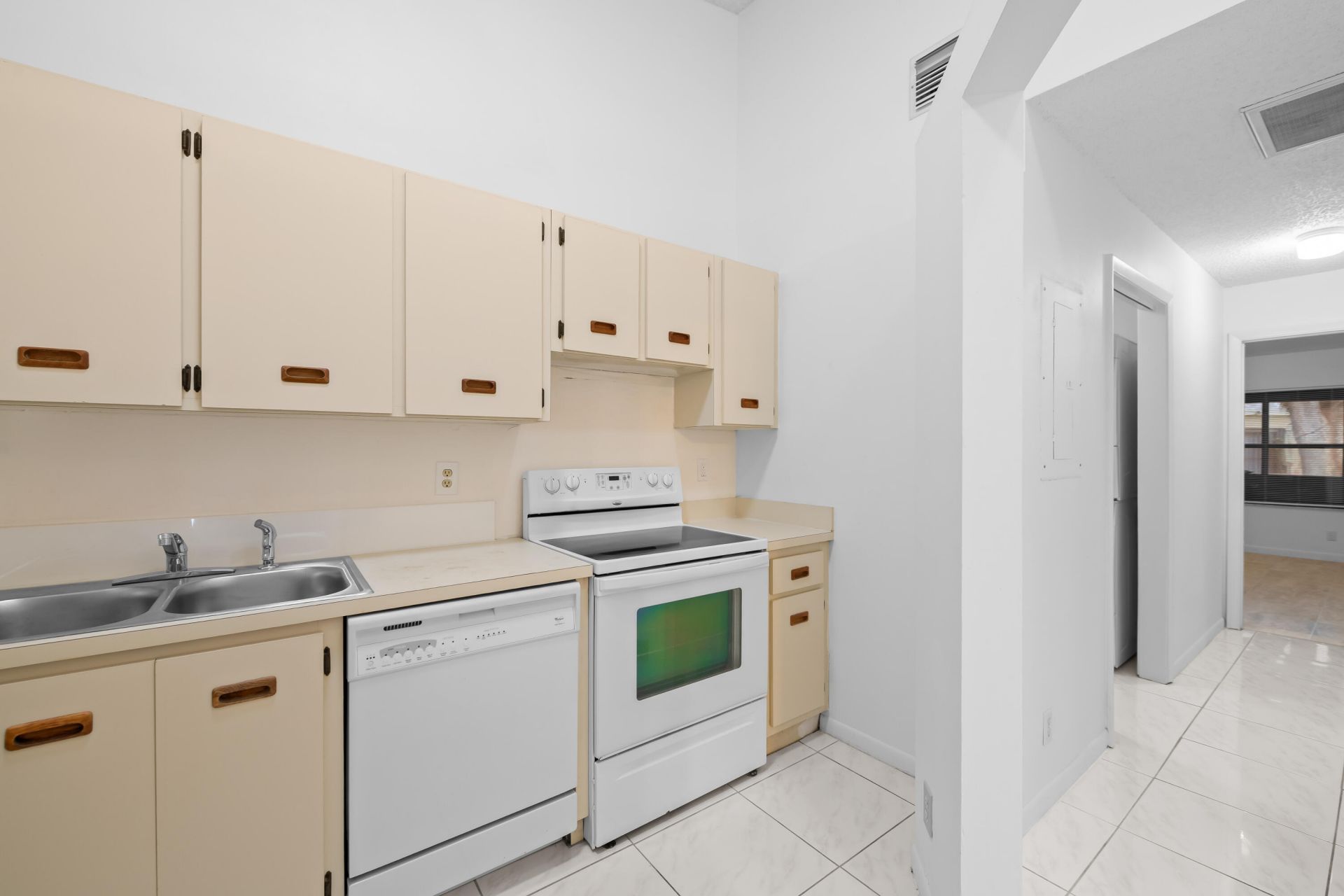 3645 NW 83rd Lane, Sunrise, FL 33351 Photo