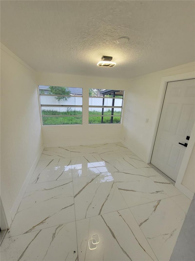 7498 N Orpine Drive, Saint Petersburg, FL 33702 Photo