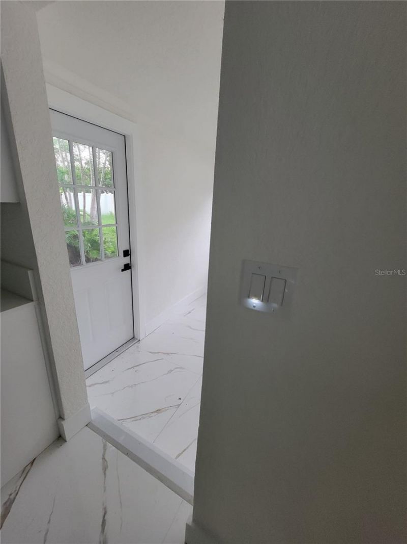 7498 N Orpine Drive, Saint Petersburg, FL 33702 Photo