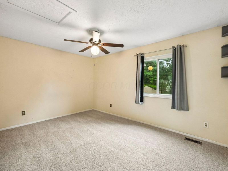5383 Thornburg Court , Columbus, OH 43230 Photo 15