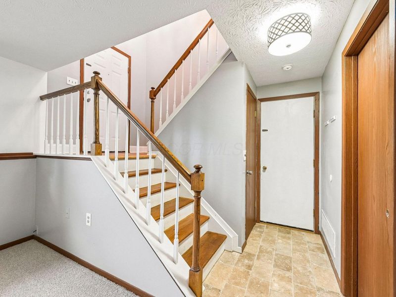 5383 Thornburg Court , Columbus, OH 43230 Photo 19