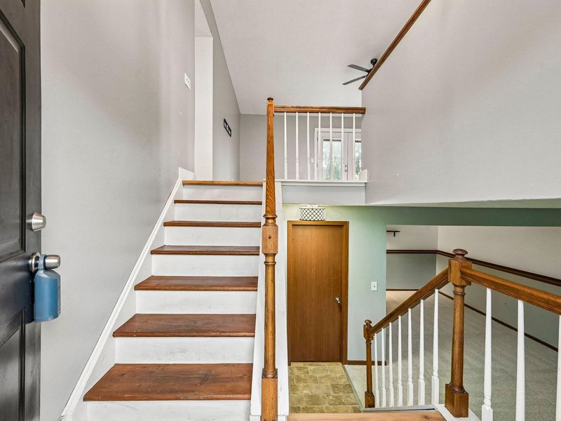 5383 Thornburg Court , Columbus, OH 43230 Photo 2