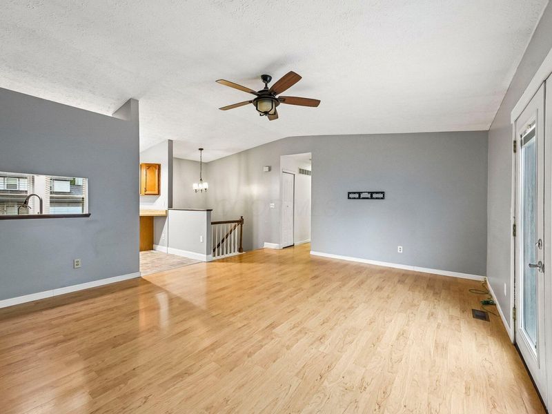 5383 Thornburg Court , Columbus, OH 43230 Photo 7