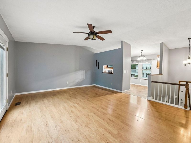 5383 Thornburg Court , Columbus, OH 43230 Photo 8