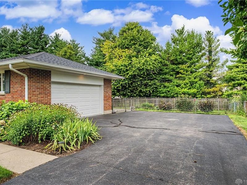 4139 Overland Trail, Kettering, OH 45429 Photo 6