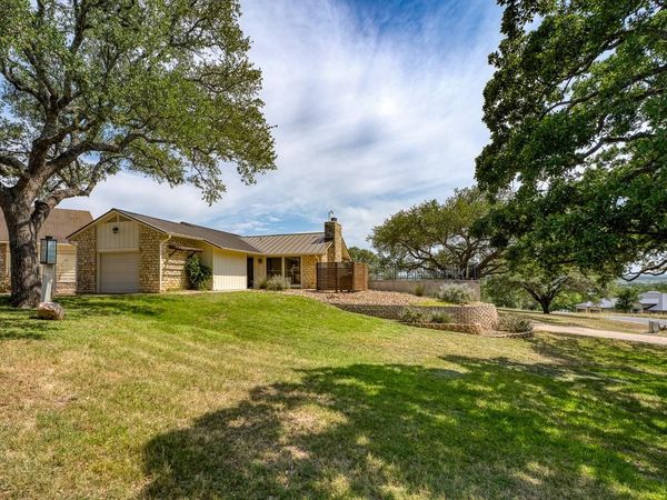 305 Onyx DR, Horseshoe Bay, TX 78657