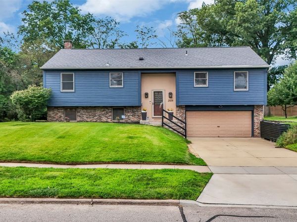 2509 Blue Ridge Drive NE, Cedar Rapids, IA 52402