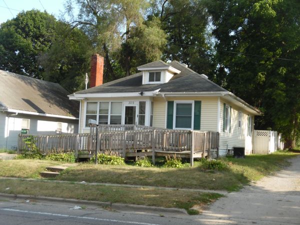 305 W High Street, Jackson, MI 49203