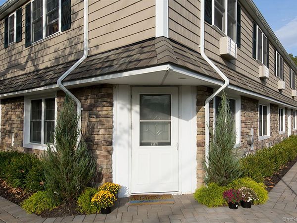 4 Richland Boulevard , Unit 01, Brightwaters, NY 11718