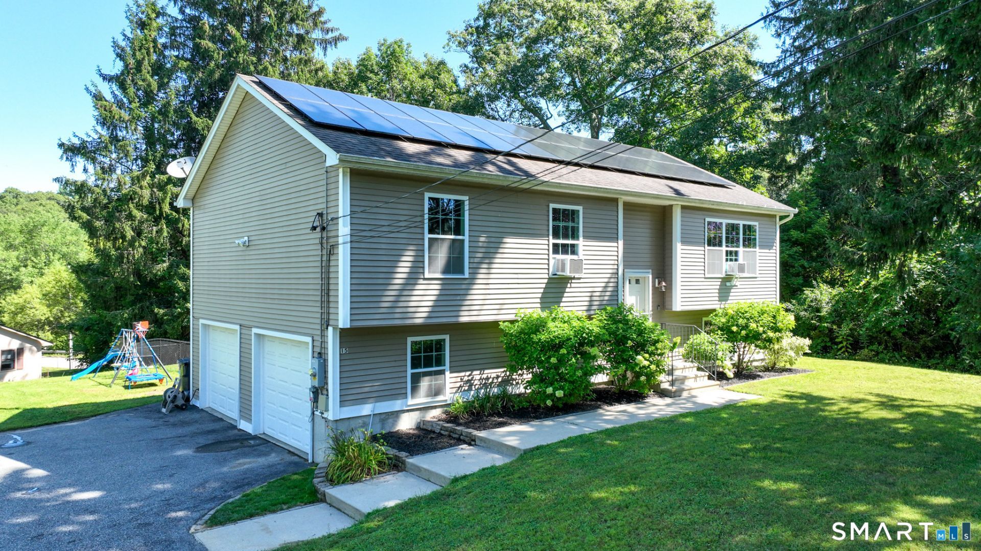 15 Fitch Hill, Montville, CT 06382 Main Photo