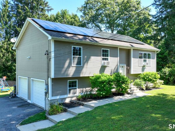 15 Fitch Hill, Montville, CT 06382