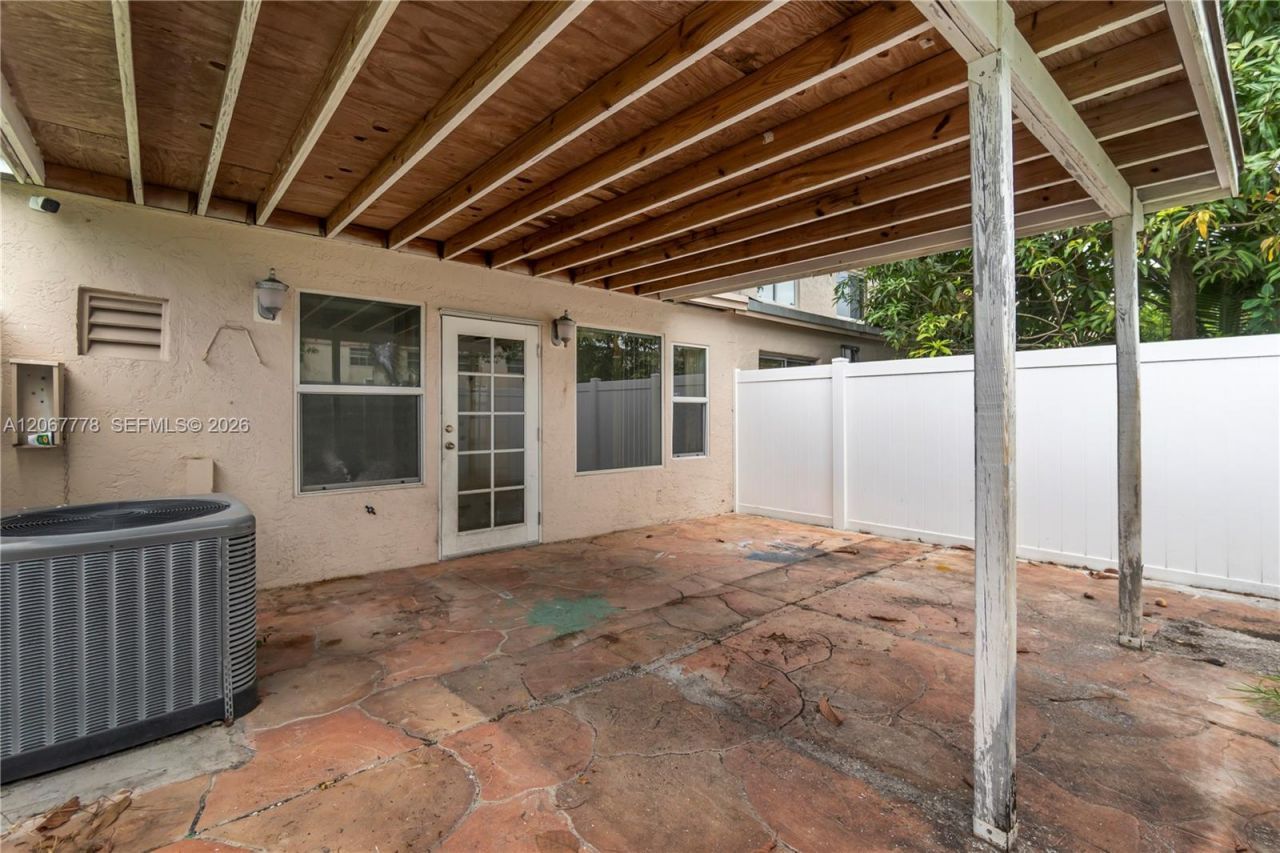 1455 NW 80th Ave, Unit J, Margate, FL 33063 Photo