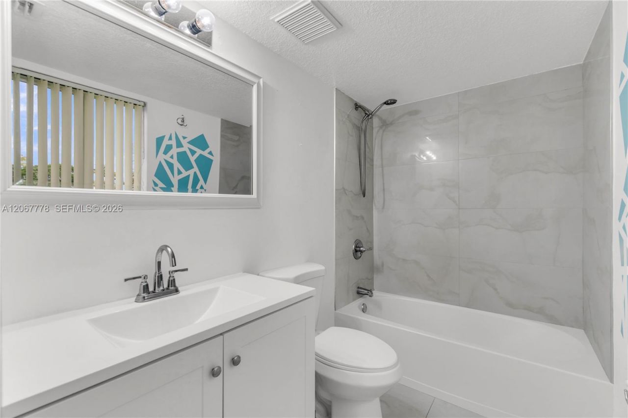 1455 NW 80th Ave, Unit J, Margate, FL 33063 Photo