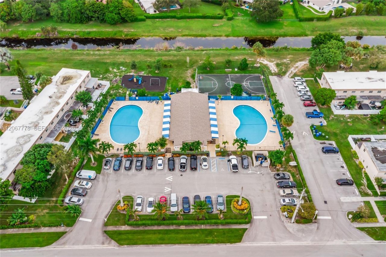 1455 NW 80th Ave, Unit J, Margate, FL 33063 Photo