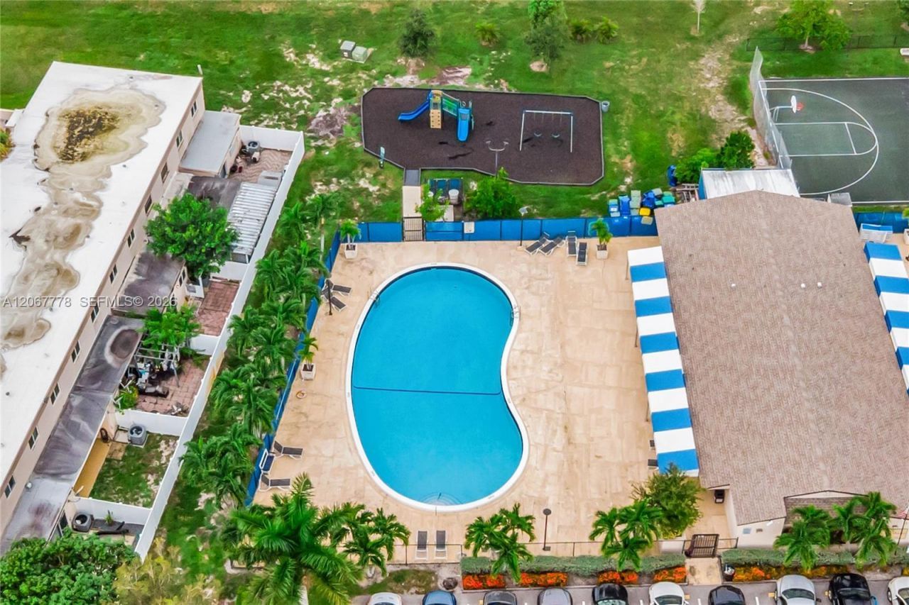 1455 NW 80th Ave, Unit J, Margate, FL 33063 Photo