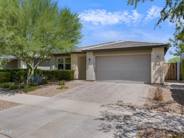 10118 E Revolution Drive, Mesa, AZ 85212