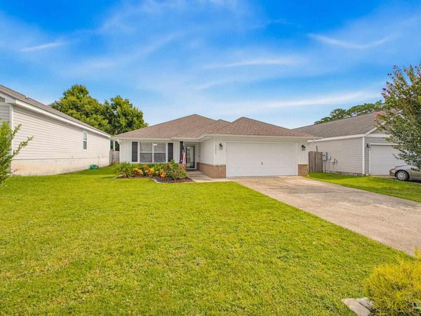 2202 Waltham St, Pensacola, FL 32505