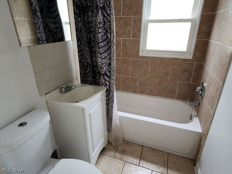 15712 Westview Avenue, Cleveland, OH 44128 Photo 11