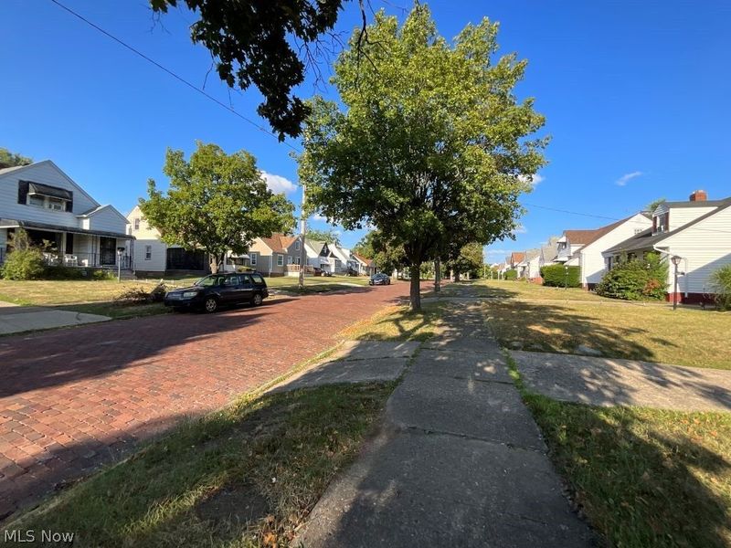 15712 Westview Avenue, Cleveland, OH 44128 Photo 3