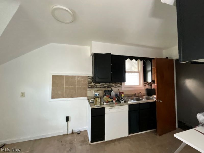 15712 Westview Avenue, Cleveland, OH 44128 Photo 9