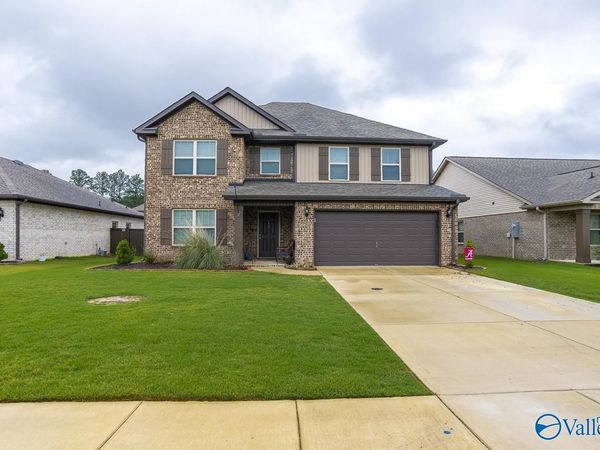 117 Barlow Way, Owens Cross Roads, AL 35763