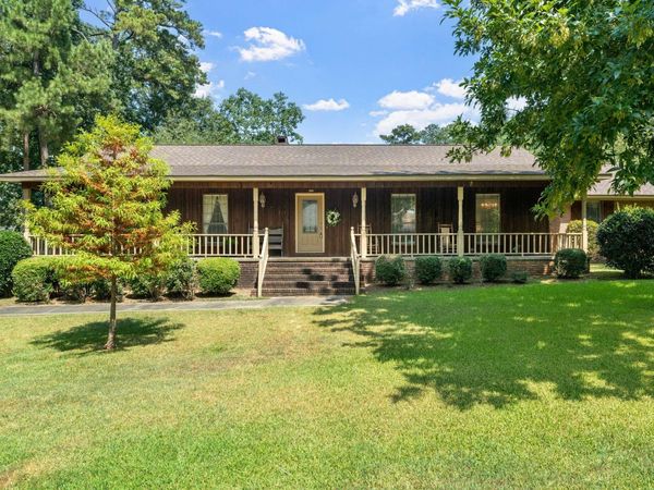 108 Pinecrest St., Collins, MS 39428
