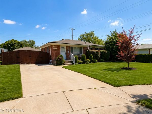 634 Michelle Court , Garden, Mi 48135