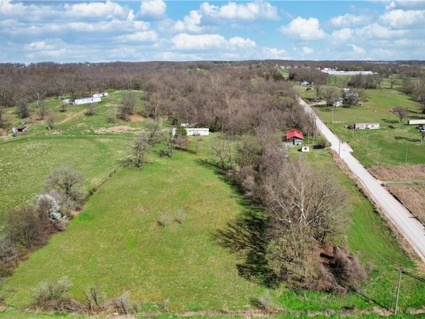 12129 Roy Jech Farm Road , Gentry, AR 72734