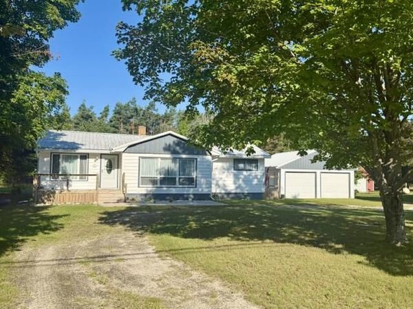 18102 E M 48, Goetzville, MI 49736