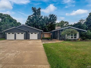 1571 Lakeview Road, Lake View, NY 14085