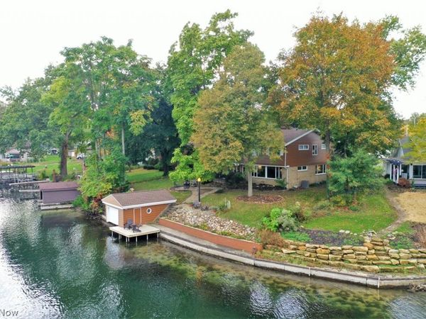 4184 Hunsicker Drive, Akron, OH 44319
