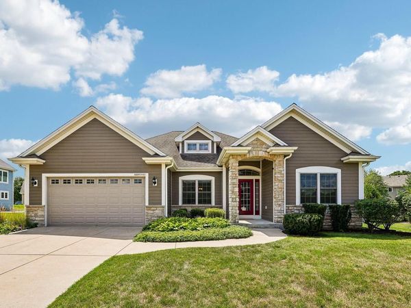 N66W23663 Hillview DRIVE, Sussex, WI 53089