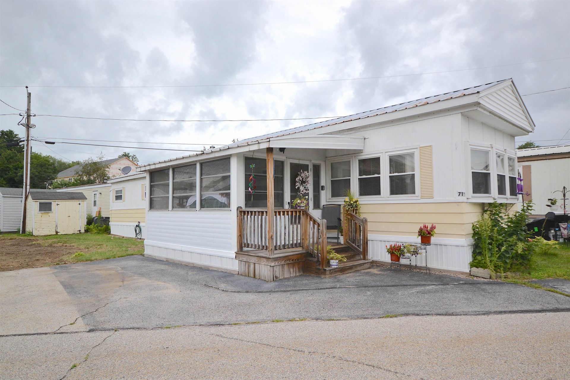 71 Marlette Avenue, Hooksett, NH 03106 Main Photo