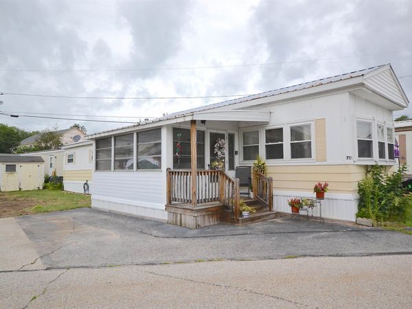71 Marlette Avenue, Hooksett, NH 03106