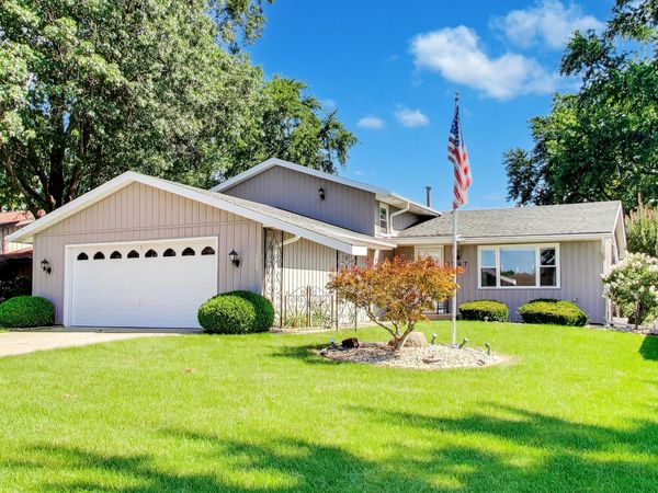 8787 Mathews Lane, Crown Point, IN 46307
