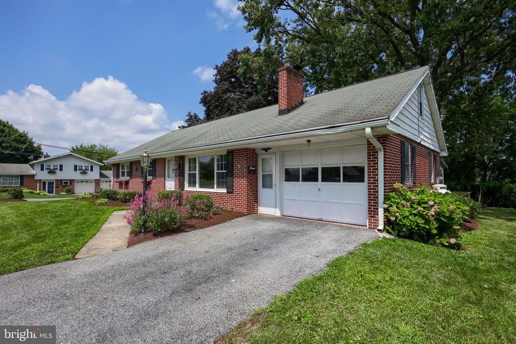 89 ROSE AVENUE, LEOLA, PA 17540