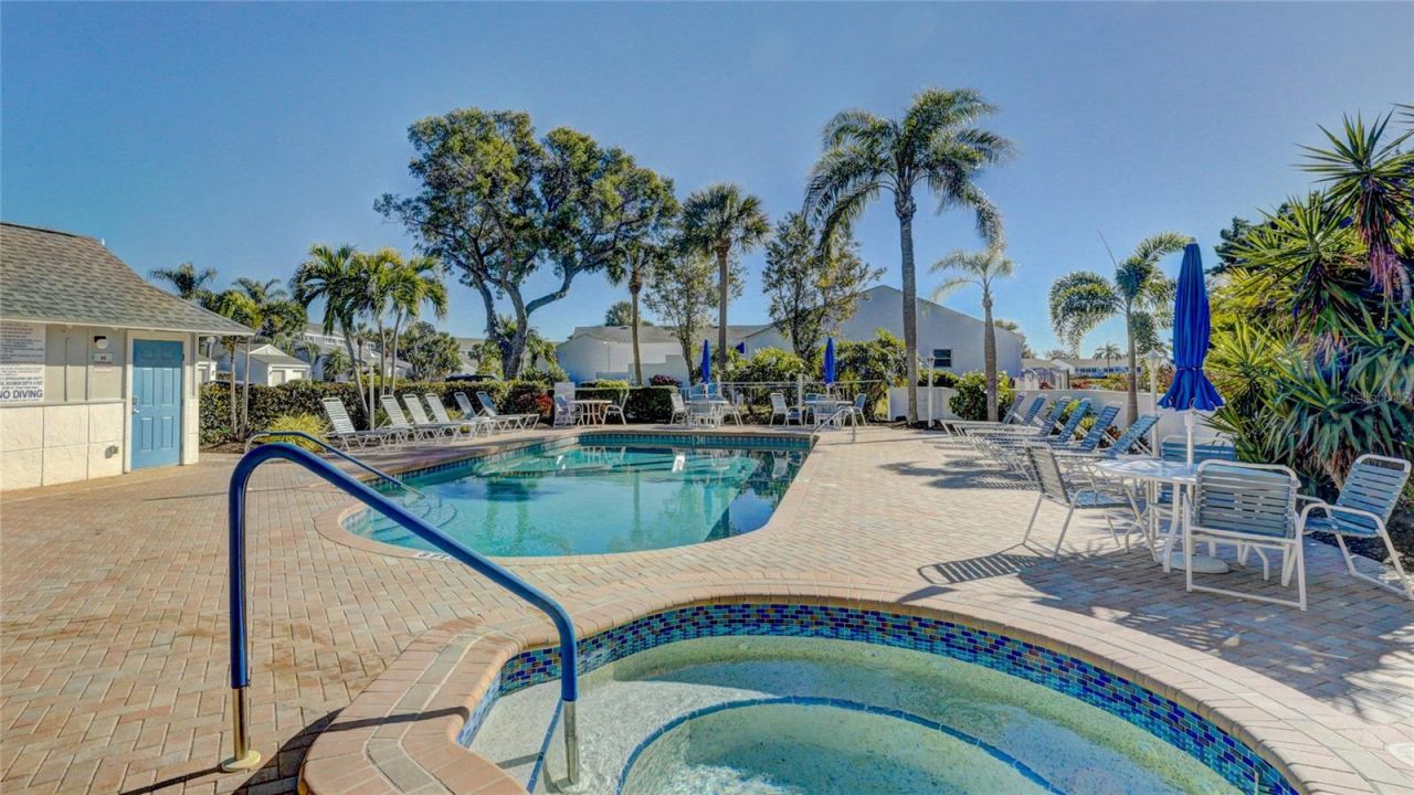 1109 Edgewater Circle, Unit 1109, Bradenton, FL 34209 Photo