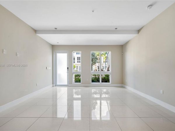 10280 NW 63rd Ter, Unit 104, Doral, FL 33178