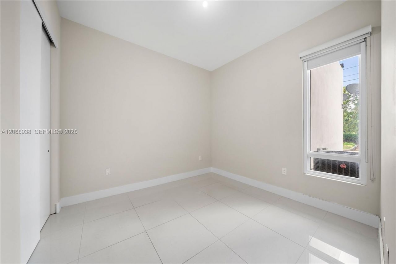 10280 NW 63rd Ter, Unit 104, Doral, FL 33178 Photo