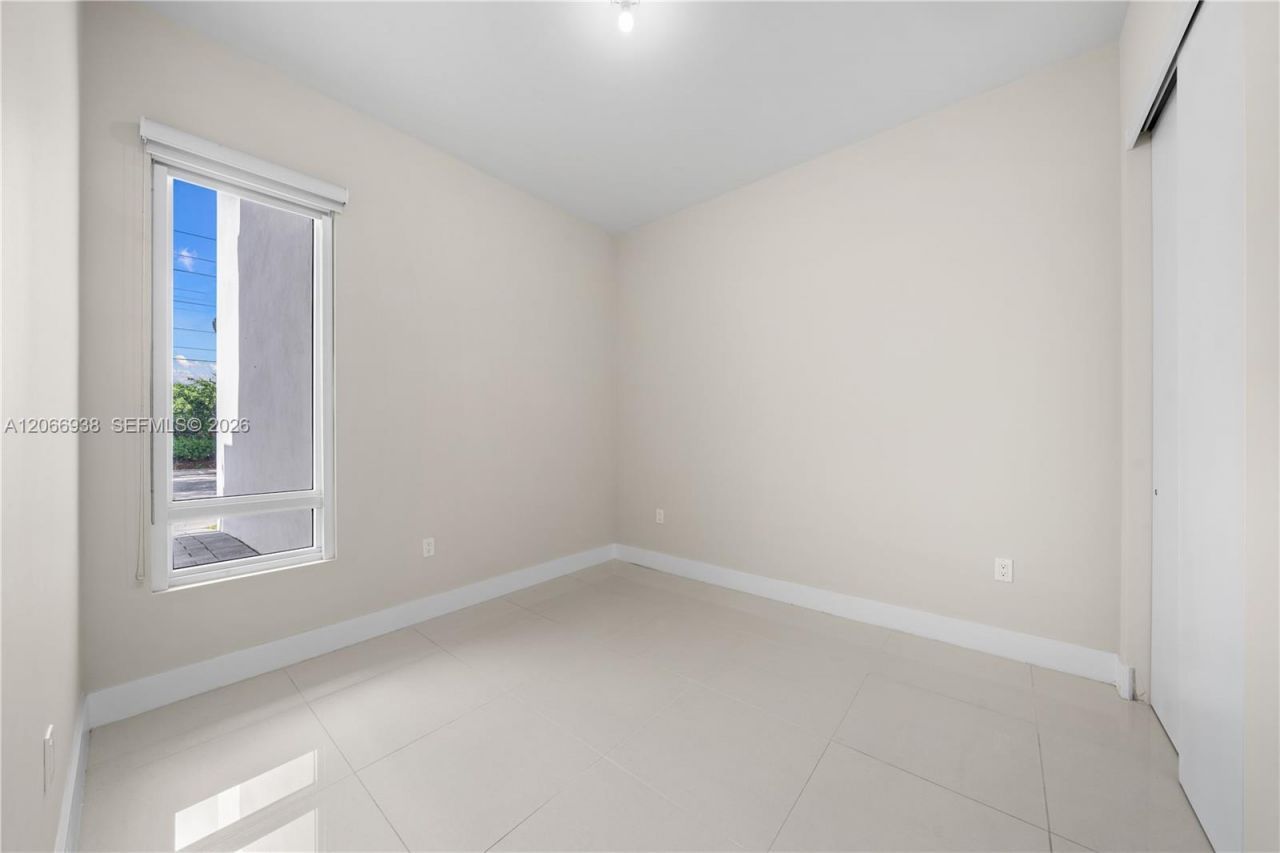 10280 NW 63rd Ter, Unit 104, Doral, FL 33178 Photo