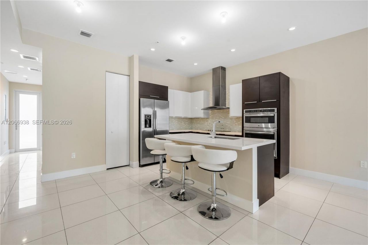 10280 NW 63rd Ter, Unit 104, Doral, FL 33178 Photo